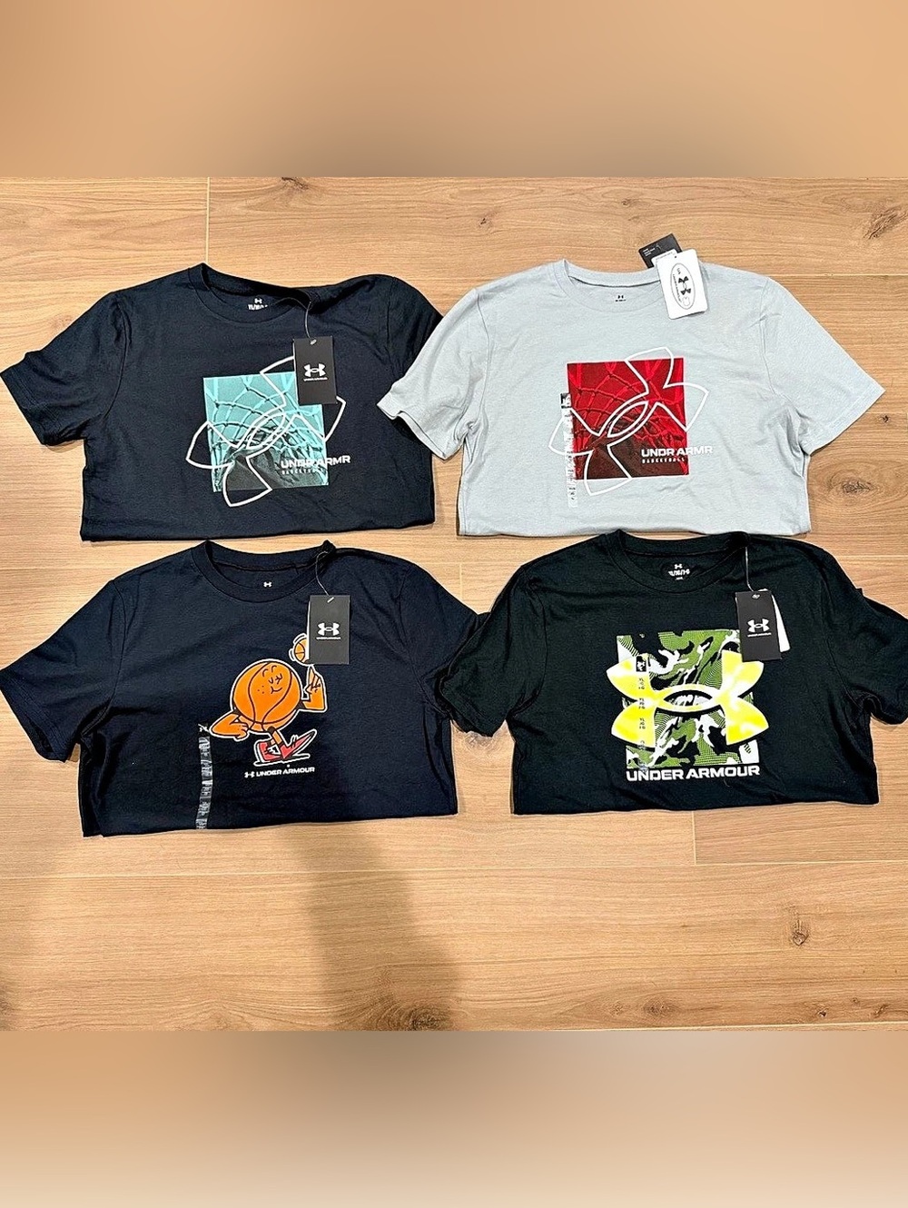 Under Armour Graphic T-Shirt Bundle in Black & Gray Size Large NWT
